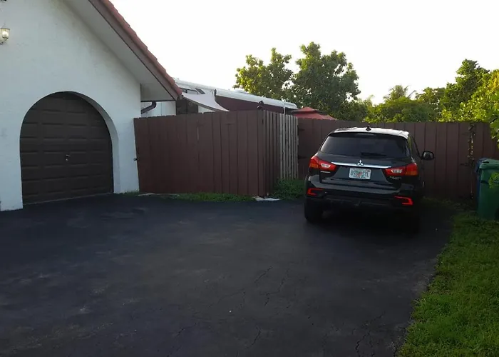 Spanish Style House - Free Parking